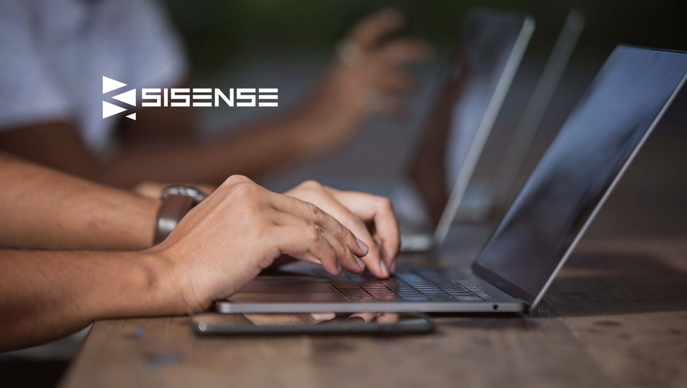 Sisense Accelerates Cloud Analytics with Amazon Web Services