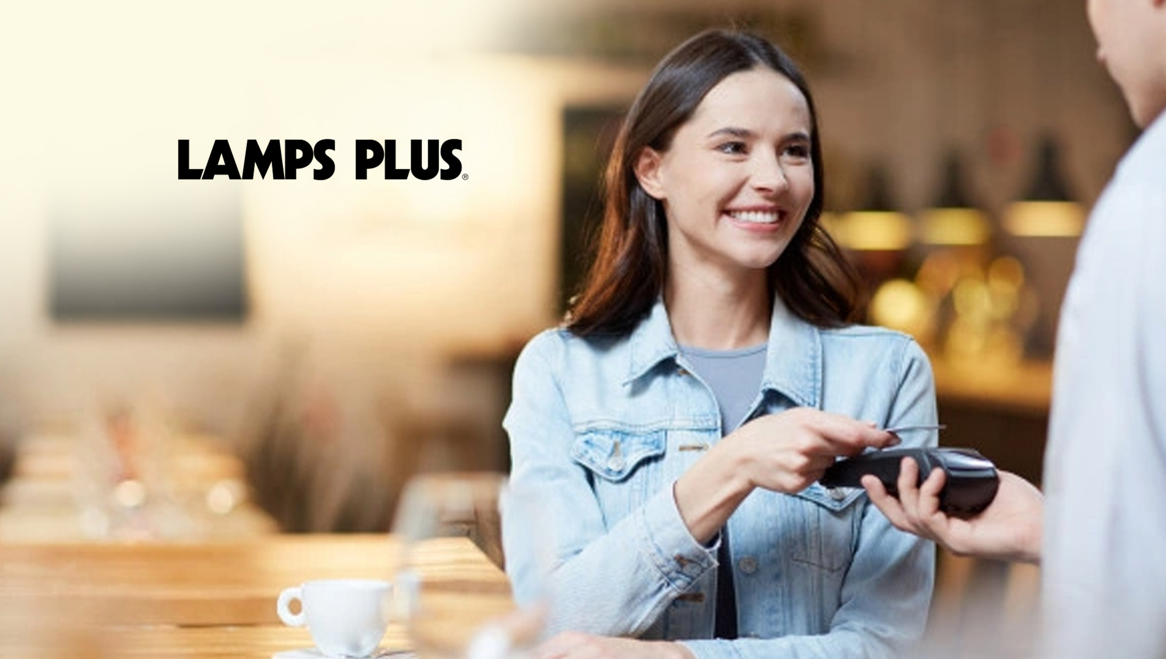 Lamps-Plus-Reveals-Hybrid-Sales-Agents-Serving-Dual-Roles-for-Both-Store-and-E-commerce-Customers