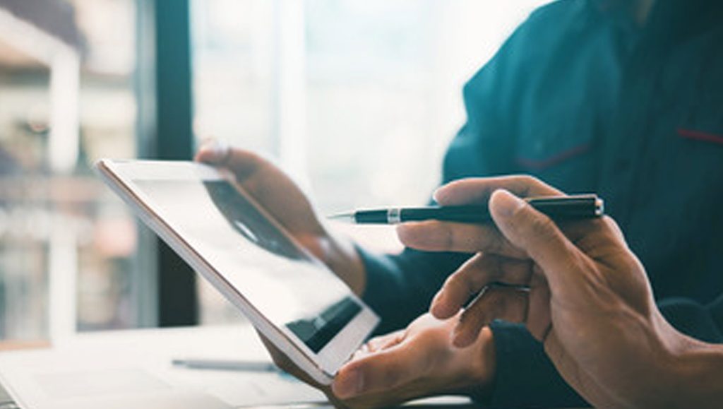 New AI + Human CX Maturity Model Guides Enterprise Strategy for 2025