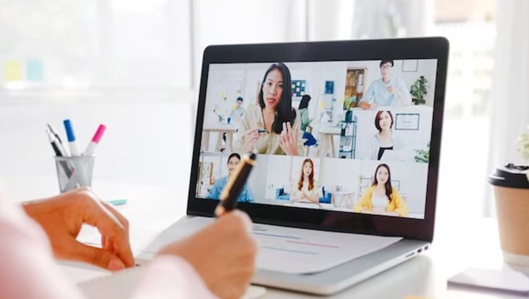 Abaxx Exchange Appoints Russell Robertson as Chief Business Development Officer