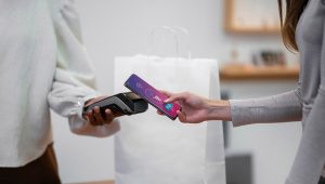 Blue Yonder Survey Reveals Key Shifts in Consumer Shopping Behaviors and Delivery Expectations This Holiday Season
